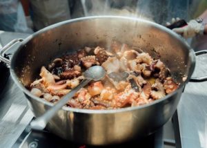 preparazione in pentola cacciucco